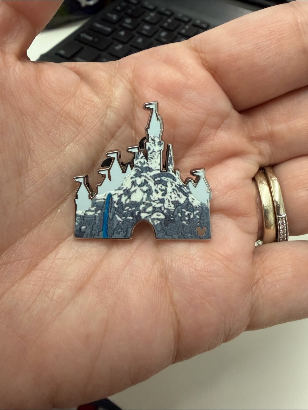 Disney hidden Mickey 2026 Castle Enamel Pin - Silver & Light Blue
